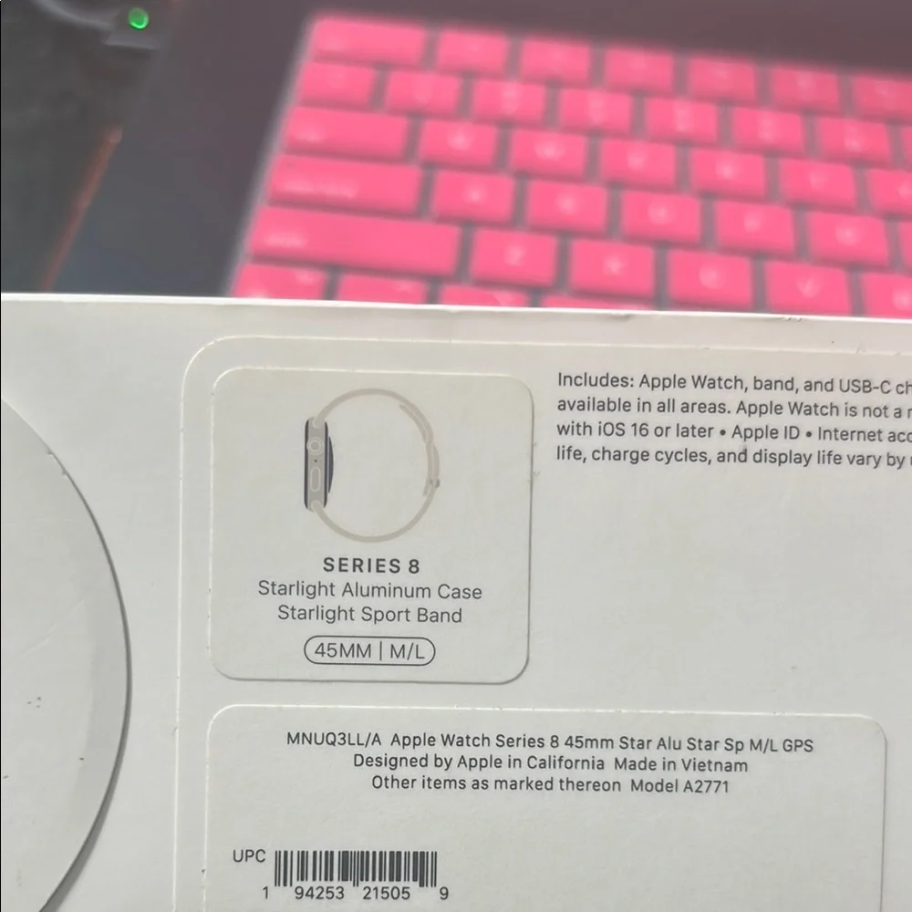 Apple Cream Smartwatch with Square Face and Silicone Band